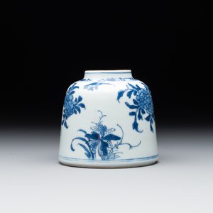 A Chinese blue and white bell-shaped water pot with birds among flowering branches, Kangxi — photo 4