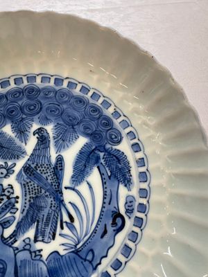 A Chinese blue and white 'Bird of Prey' plate, Wanli — photo 4