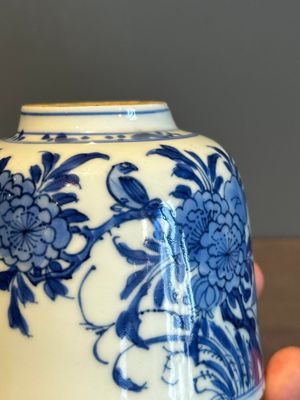 A Chinese blue and white bell-shaped water pot with birds among flowering branches, Kangxi — foto 8