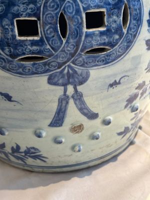 A Chinese blue and white 'birds among flowering branches' garden seat, 19th C. — 照片 12