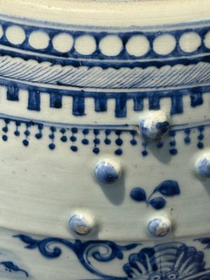 A Chinese blue and white 'birds among flowering branches' garden seat, 19th C. — 照片 8