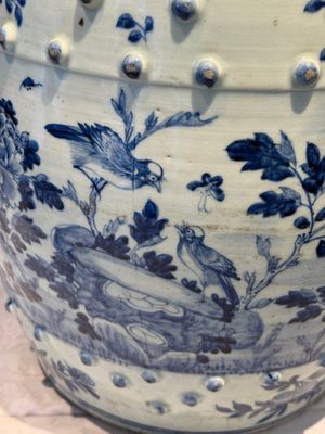 A Chinese blue and white 'birds among flowering branches' garden seat, 19th C. — 照片 10