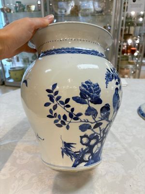 A Chinese blue and white 'birds among flowering branches' vase and cover, 19th C. — photo 8