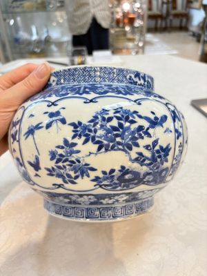A Chinese blue and white 'birds among flowering branches' vase, Kangxi mark, 19th C. — foto 6