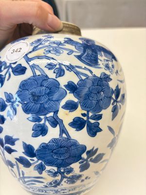 A Chinese blue and white 'birds among flowers' vase and cover, Kangxi — photo 11