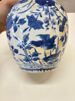 A Chinese blue and white 'birds among flowers' vase and cover, Kangxi — photo 14