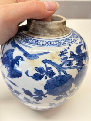 A Chinese blue and white 'birds among flowers' vase and cover, Kangxi — photo 17