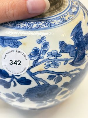 A Chinese blue and white 'birds among flowers' vase and cover, Kangxi — photo 22
