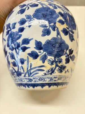 A Chinese blue and white 'birds among flowers' vase and cover, Kangxi — photo 10