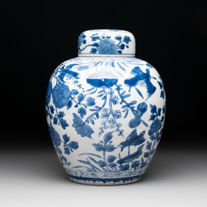 A Chinese blue and white 'birds among flowers' vase and cover, Kangxi — photo 1