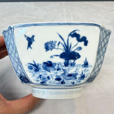 A Chinese blue and white 'Birds and Flowers' square bowl — photo 4