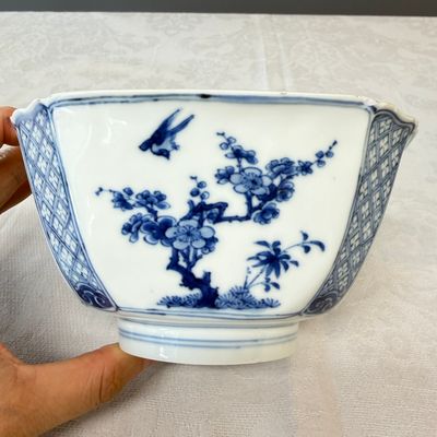 A Chinese blue and white 'Birds and Flowers' square bowl — photo 2