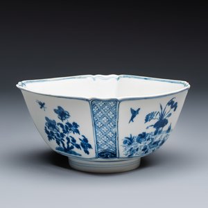 A Chinese blue and white 'Birds and Flowers' square bowl — photo 1