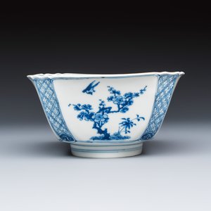 A Chinese blue and white 'Birds and Flowers' square bowl — photo 4