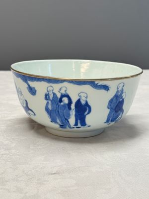 A Chinese blue and white 'Bleu de Hue' bowl with eighteen luohan — photo 1