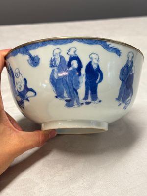 A Chinese blue and white 'Bleu de Hue' bowl with eighteen luohan — photo 6