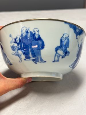 A Chinese blue and white 'Bleu de Hue' bowl with eighteen luohan — photo 7