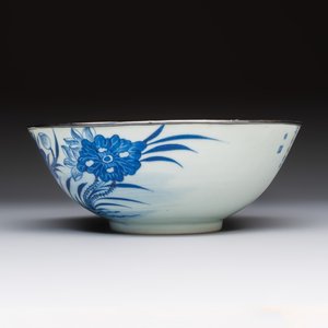 A Chinese blue and white 'Bleu de Hue' bowl with mandarin ducks in a lotus pond and a poem — foto 4