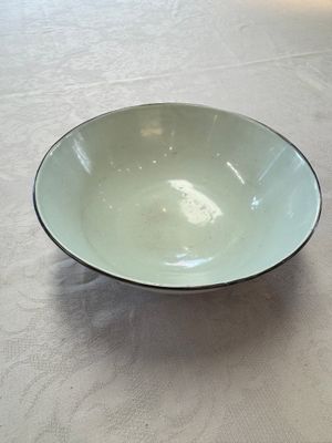 A Chinese blue and white 'Bleu de Hue' bowl with mandarin ducks in a lotus pond and a poem, Ngoan Ngoc 玩玉 mark, 19th C. — 照片 5