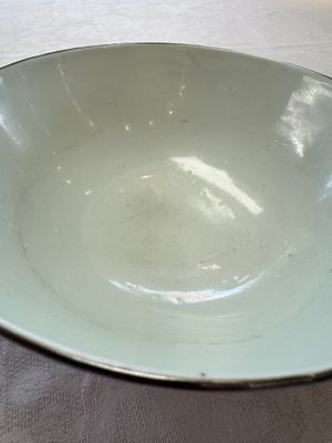 A Chinese blue and white 'Bleu de Hue' bowl with mandarin ducks in a lotus pond and a poem, Ngoan Ngoc 玩玉 mark, 19th C. — 照片 6