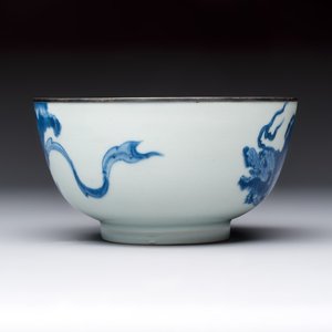 A Chinese blue and white 'Bleu de Hue' bowl with mythical beasts, Nguyen 阮 mark, 19th C. — 照片 2