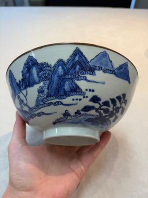 A Chinese blue and white 'Bleu de Hue' bowl with the Hai Van mountains for the Vietnamese market, Thanh Ngoan mark for Nguyen Phuc Chu, Kangxi — photo 3