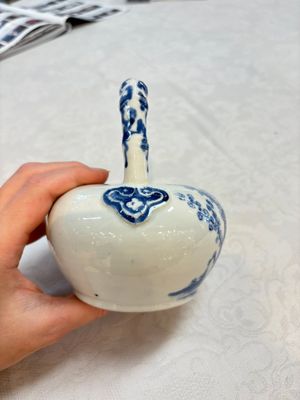 A Chinese blue and white 'Bleu de Hue' lime pot for the Vietnamese market, 19th C. — photo 4