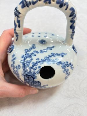 A Chinese blue and white 'Bleu de Hue' lime pot for the Vietnamese market, 19th C. — photo 5