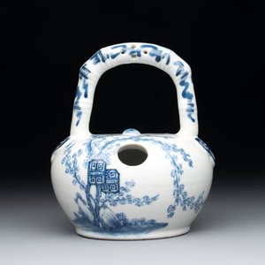 A Chinese blue and white 'Bleu de Hue' lime pot for the Vietnamese market, 19th C. — photo 1