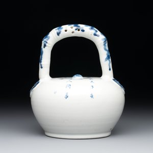 A Chinese blue and white 'Bleu de Hue' lime pot for the Vietnamese market, 19th C. — photo 3