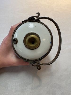 A Chinese blue and white 'Bleu de Hue' lime pot for the Vietnamese market, artemisia leaf mark, 19th C. — photo 5