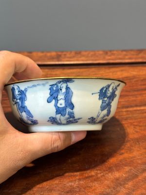 A Chinese blue and white 'Bleu de Hue' tazza and a bowl for the Vietnamese market, Shun Li Kun Ji 順利坤記 and Jin Yu Feng Ji 金玉鋒記 mark, 19th C. — 照片 15