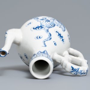A Chinese blue and white 'Bleu de Hue' Vietnamese market jug, 19th C. — 照片 6