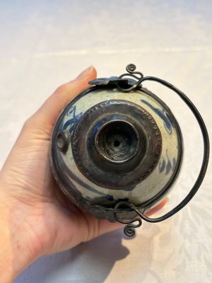 A Chinese blue and white 'Bleu de Hue' waterpipe and a 'Poem' plate for the Vietnamese market, chơi ngọc 玩玉 mark, 19th C. — 照片 10