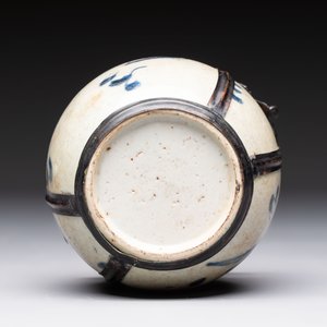 A Chinese blue and white 'Bleu de Hue' waterpipe and a 'Poem' plate for the Vietnamese market, chơi ngọc 玩玉 mark, 19th C. — 照片 7