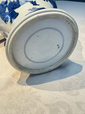 A Chinese blue and white 'Boot-swapping ceremony of Cui Rong' vase, Kangxi — 照片 13