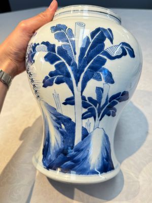 A Chinese blue and white 'Boot-swapping ceremony of Cui Rong' vase, Kangxi — 照片 5