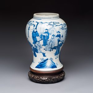 A Chinese blue and white 'Boot-swapping ceremony of Cui Rong' vase, Kangxi — 照片 1