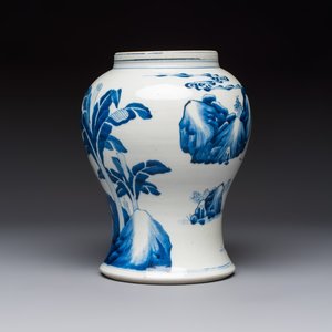 A Chinese blue and white 'Boot-swapping ceremony of Cui Rong' vase, Kangxi — 照片 4