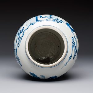 A Chinese blue and white 'Boot-swapping ceremony of Cui Rong' vase, Kangxi — 照片 6