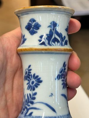 A Chinese blue and white bottle-shaped huqqa base with floral design for the Islamic market, Kangxi — 照片 11