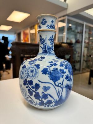 A Chinese blue and white bottle-shaped huqqa base with floral design for the Islamic market, Kangxi — 照片 3