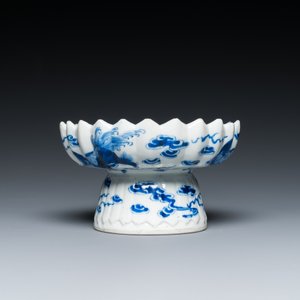 A Chinese blue and white bottle vase, a tazza and a pair of famille rose cups and saucers, Kangxi and later — photo 12