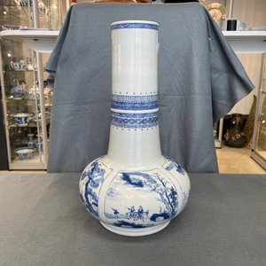 A Chinese blue and white bottle vase, Chenghua mark, Kangxi — 照片 16