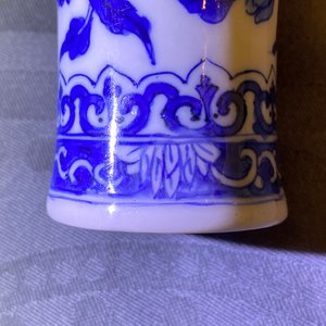 A Chinese blue and white bottle vase, Kangxi — photo 8