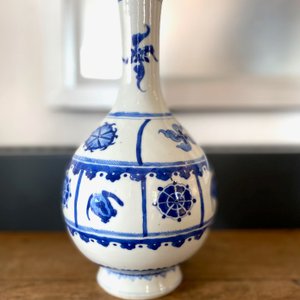 A Chinese blue and white bottle vase, Kangxi — photo 9