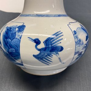 A Chinese blue and white bottle vase, Kangxi — photo 16