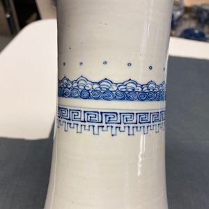 A Chinese blue and white bottle vase, Kangxi — photo 17
