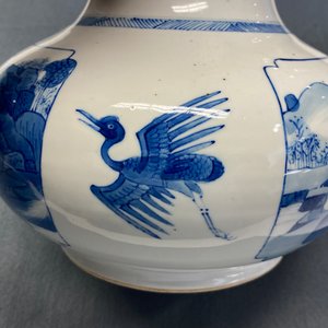 A Chinese blue and white bottle vase, Kangxi — photo 21