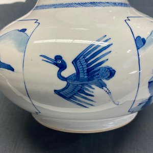 A Chinese blue and white bottle vase, Kangxi — photo 22